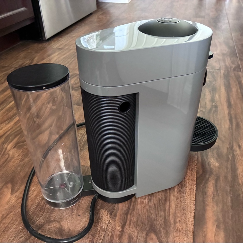Nespresso Plus Coffee Machine in Gray w/Clear Water Tank with manual.Buy by 3/21 - Picture 2 of 3